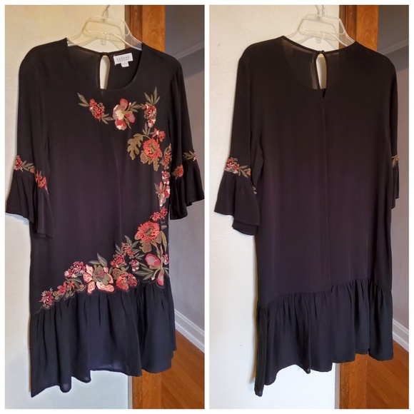 ❌SOLD❌ 🦄 Bell-Sleeve Dress by Velvet - Picture 3 of 3